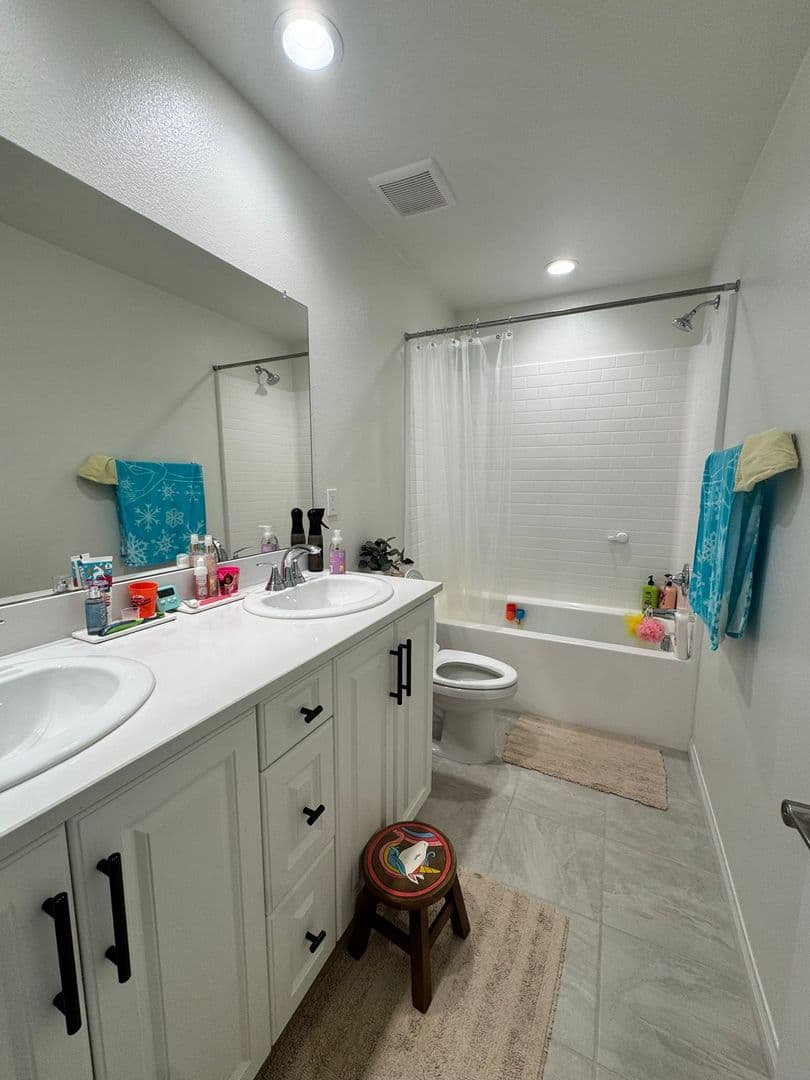 Santee House: 8648 Amherst St