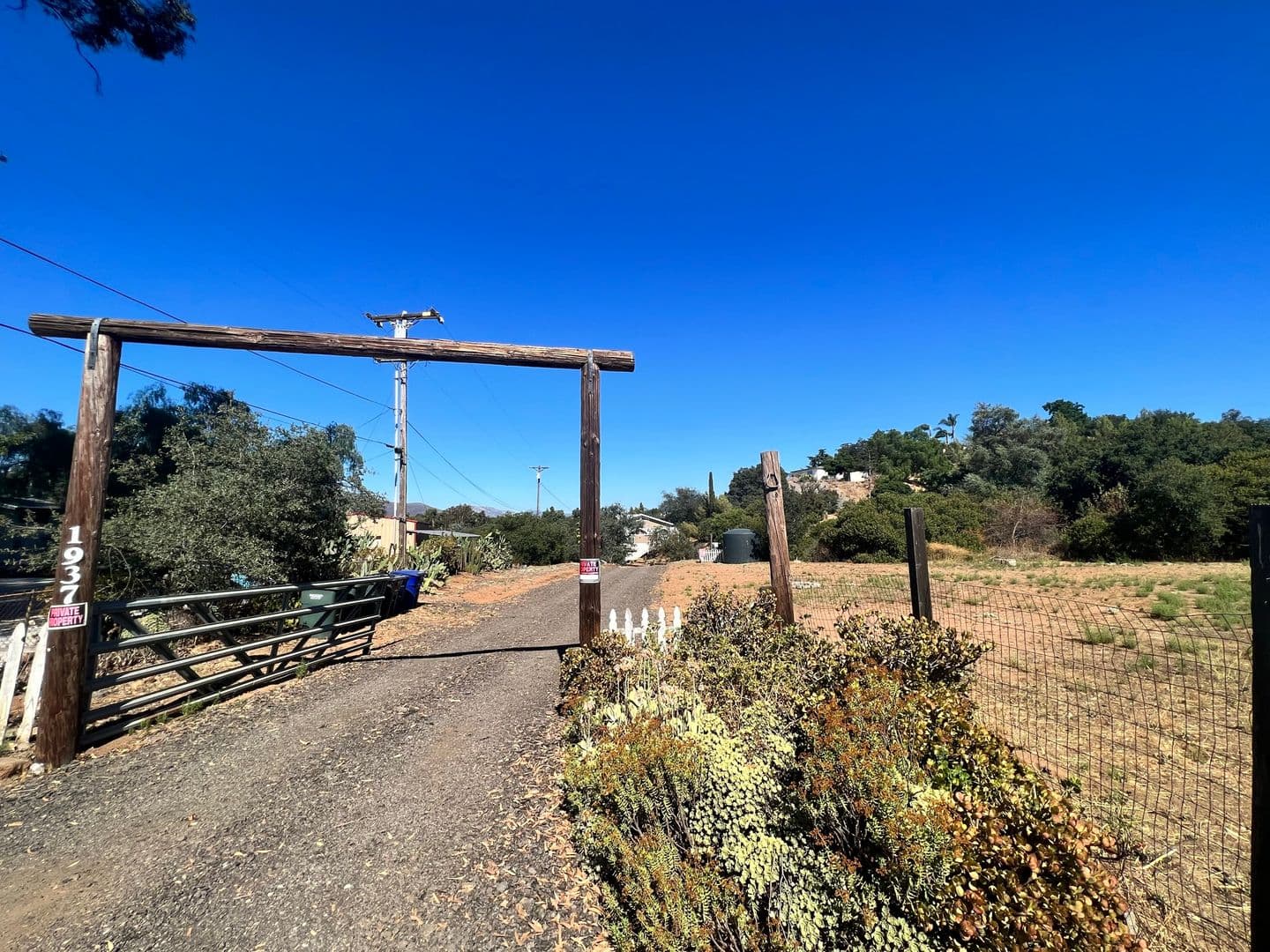 Alpine House: 1937 Lilac Ln