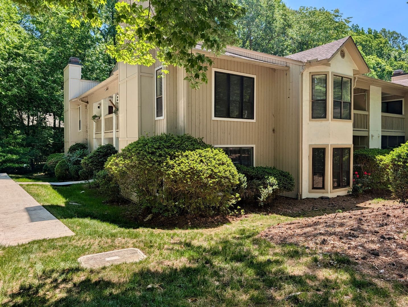 Cary Condo: 311 New Kent Place