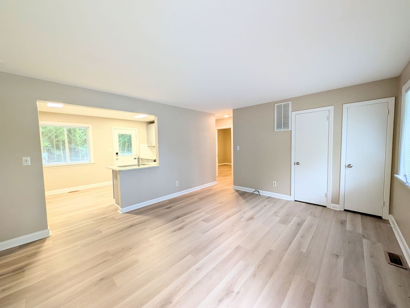 Raleigh Apartment: 3906 Lexington Drive