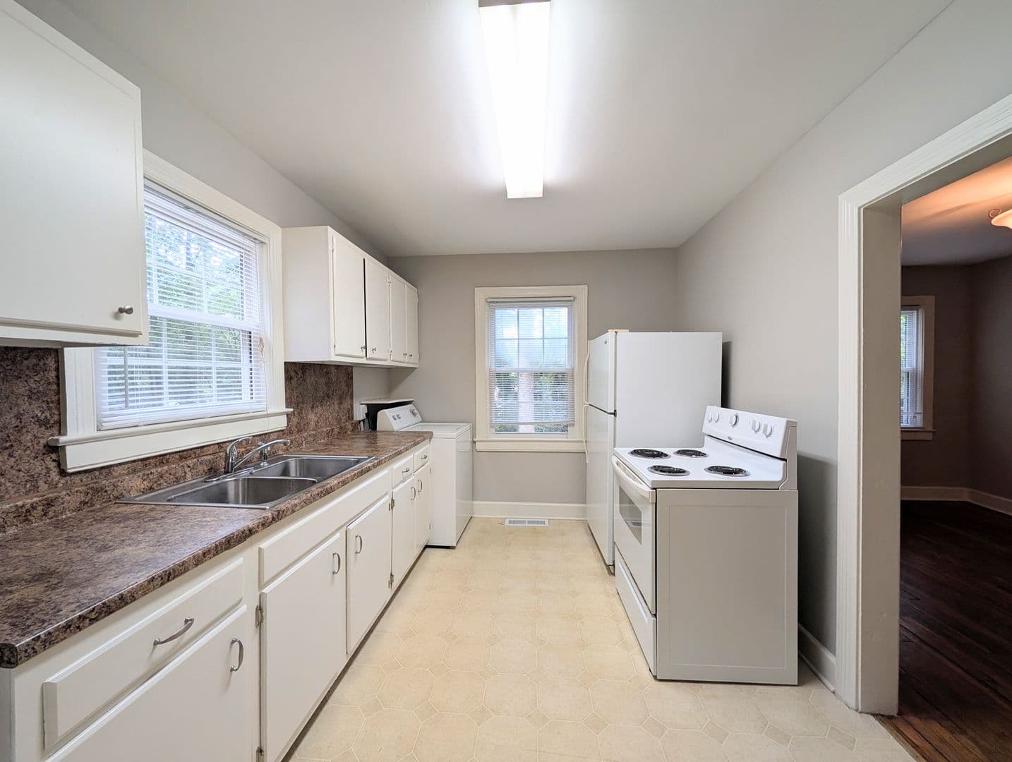 Raleigh House: 401 Furches Street