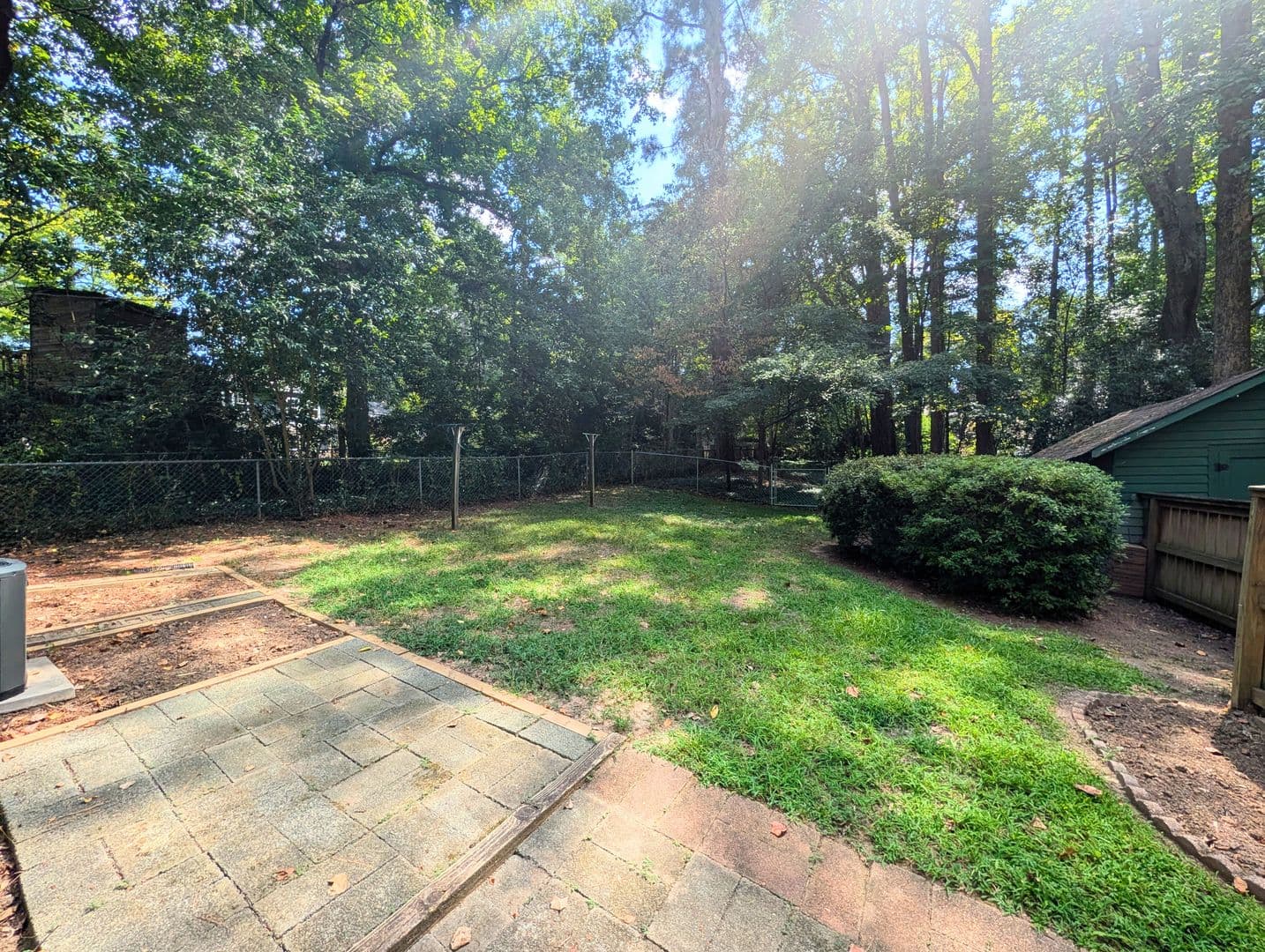 Raleigh House: 401 Furches Street