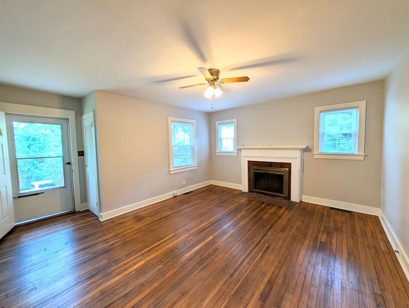 Raleigh House: 401 Furches Street