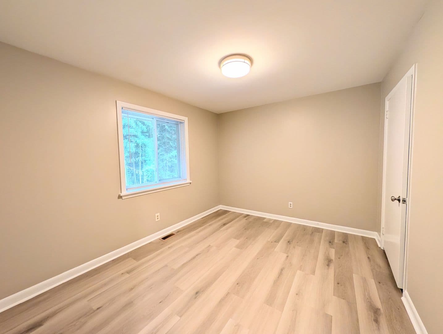 Raleigh Apartment: 3906 Lexington Drive