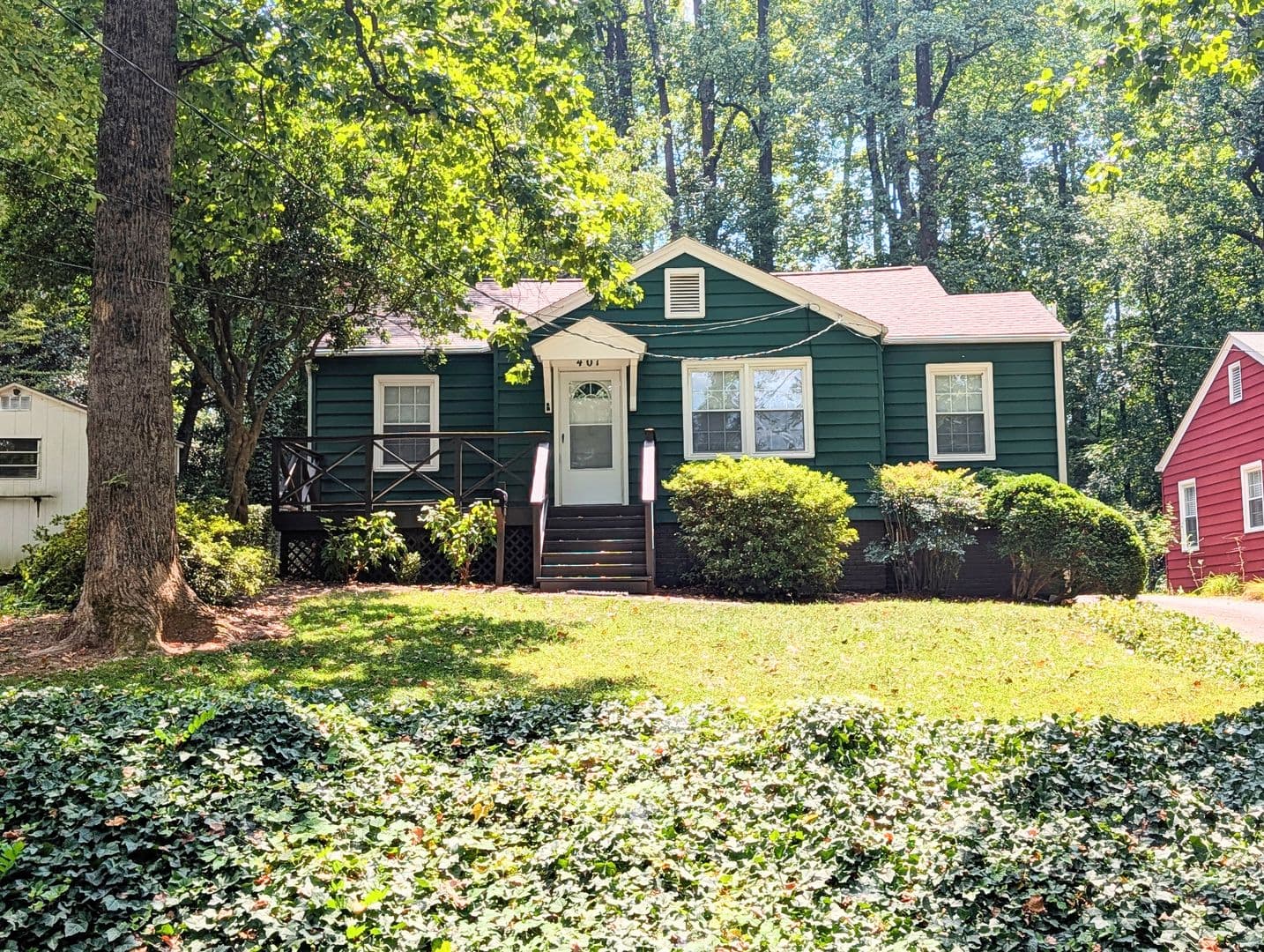 Raleigh House: 401 Furches Street