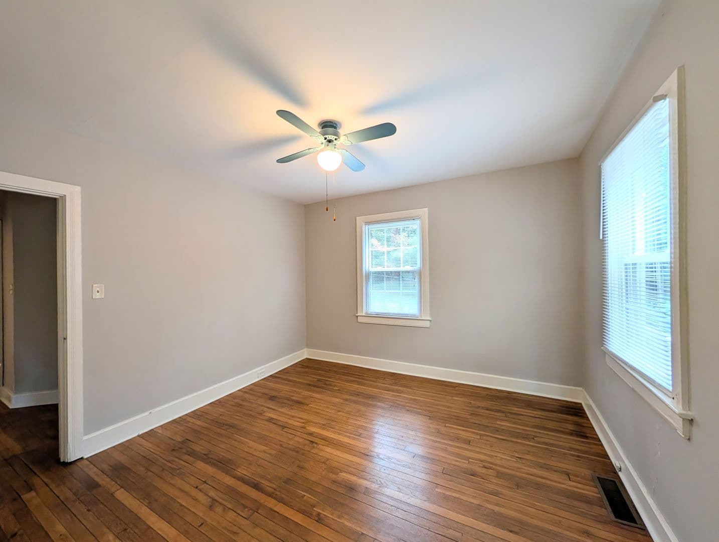 Raleigh House: 401 Furches Street