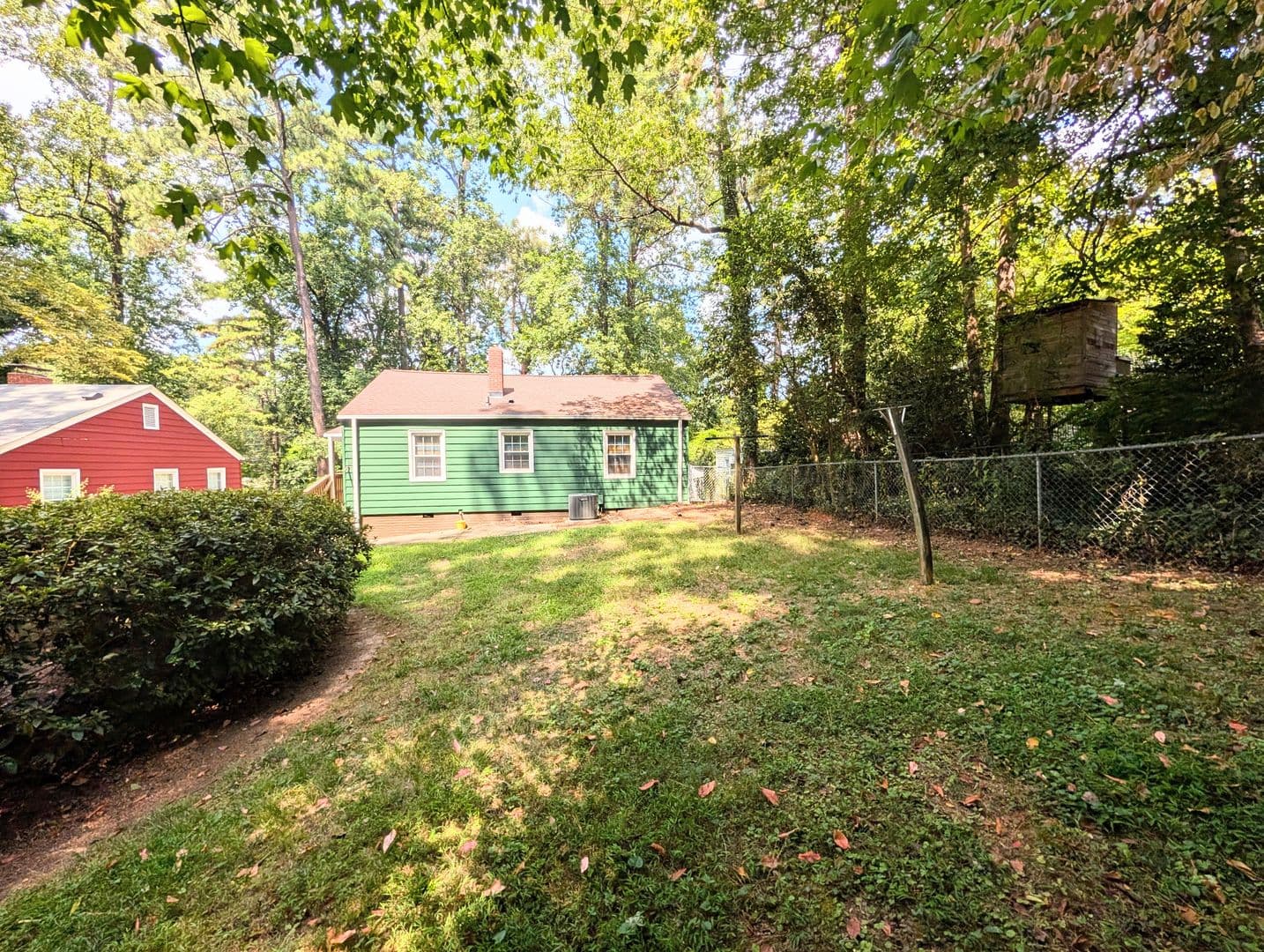 Raleigh House: 401 Furches Street