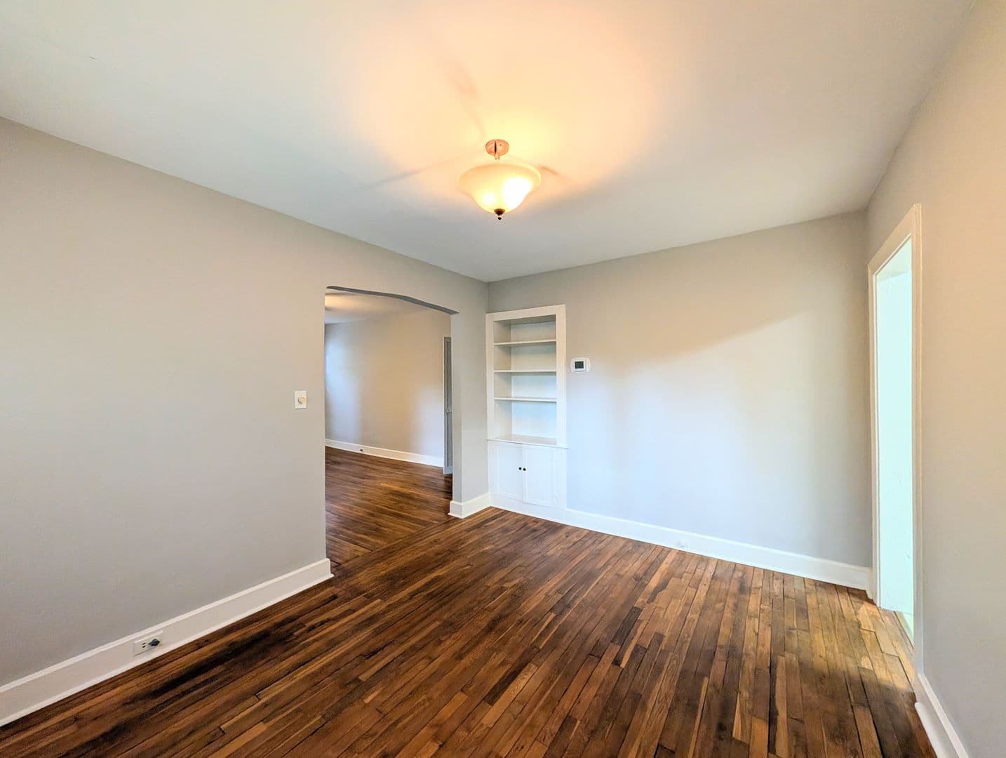 Raleigh House: 401 Furches Street