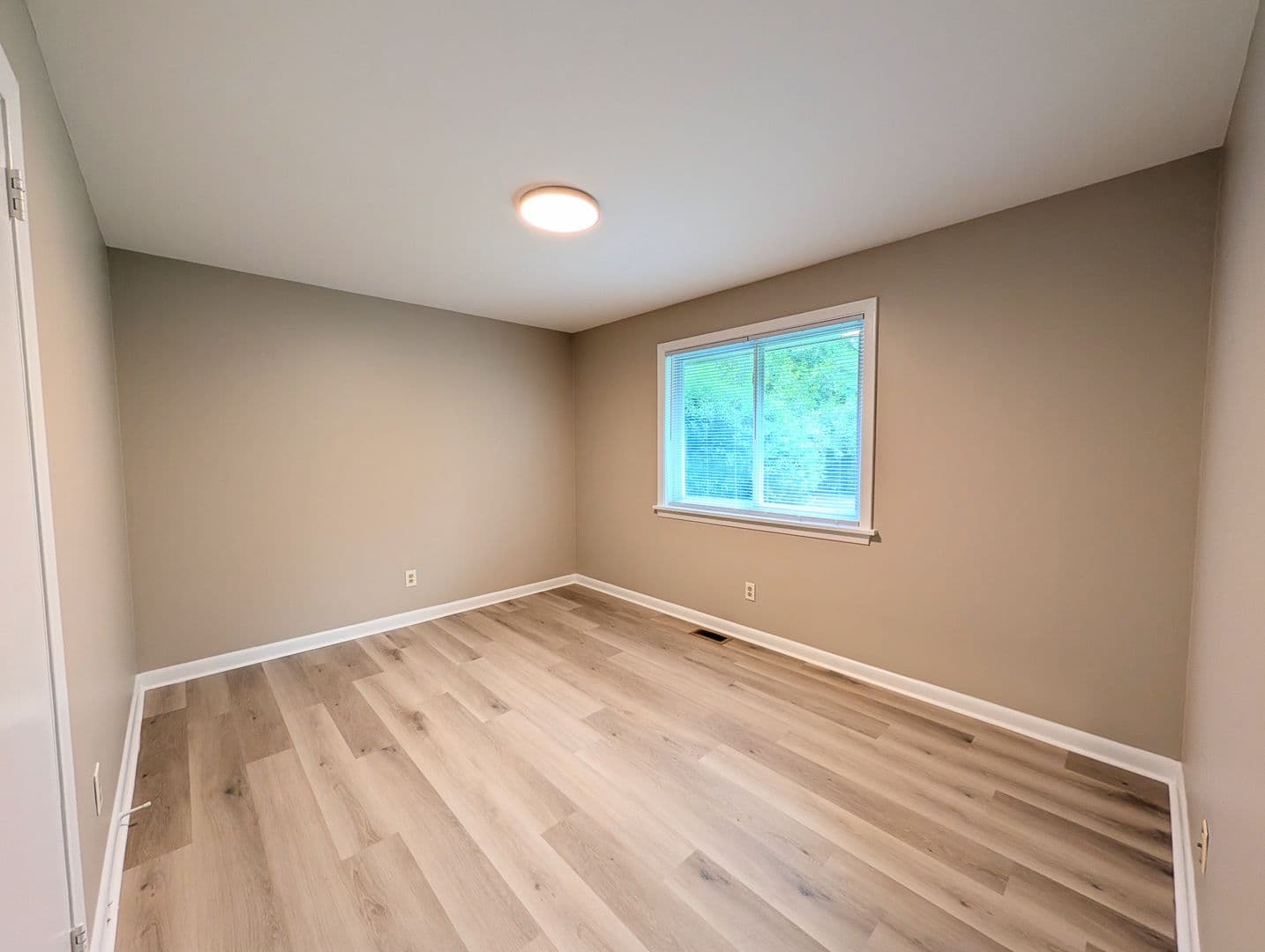 Raleigh Apartment: 3906 Lexington Drive