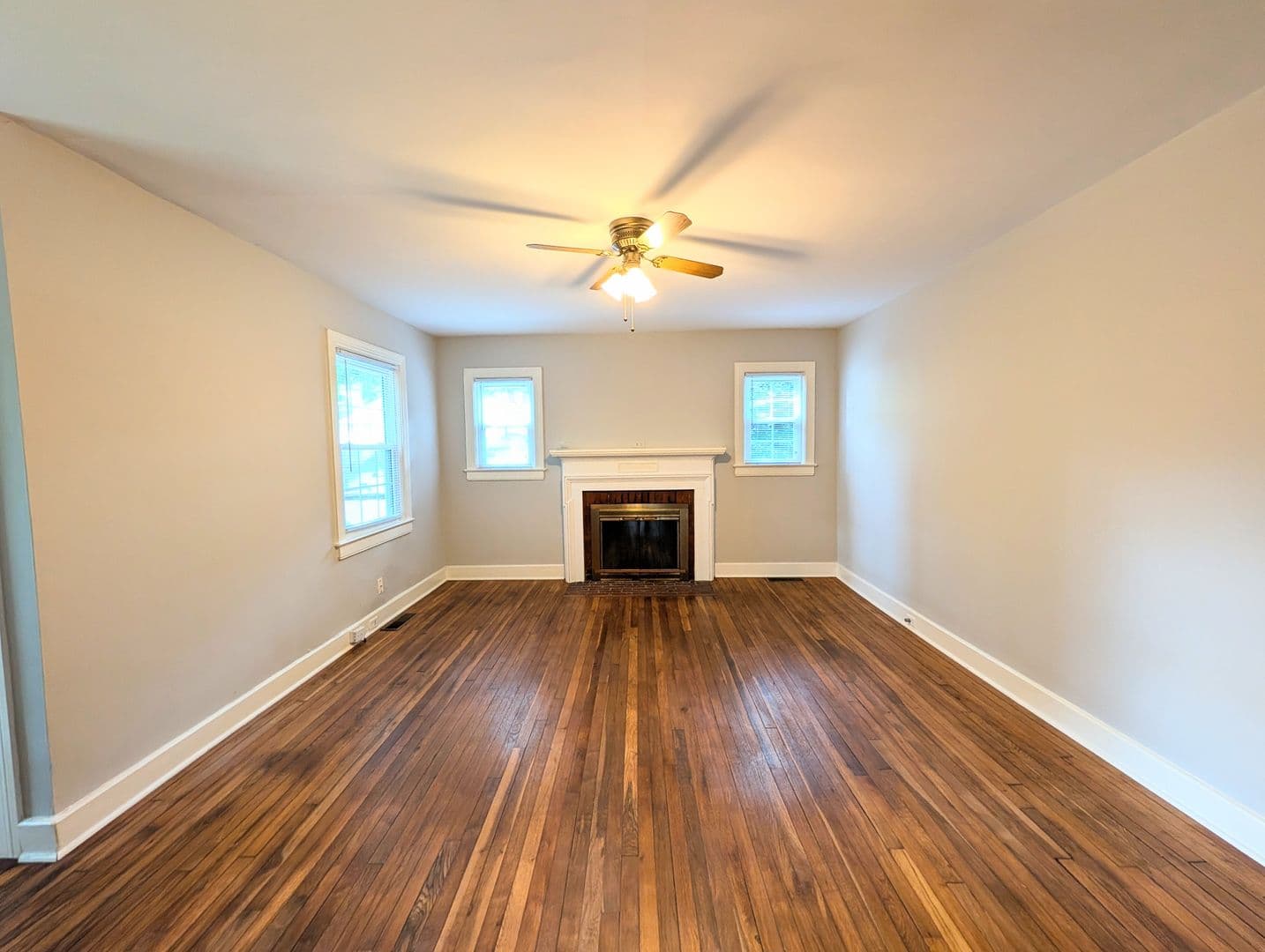 Raleigh House: 401 Furches Street