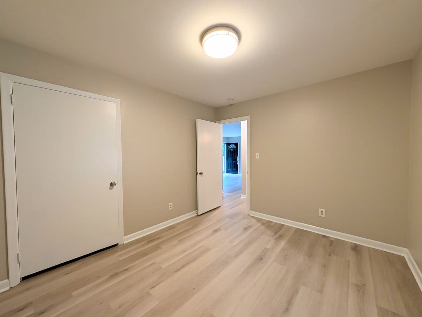 Raleigh Apartment: 3906 Lexington Drive