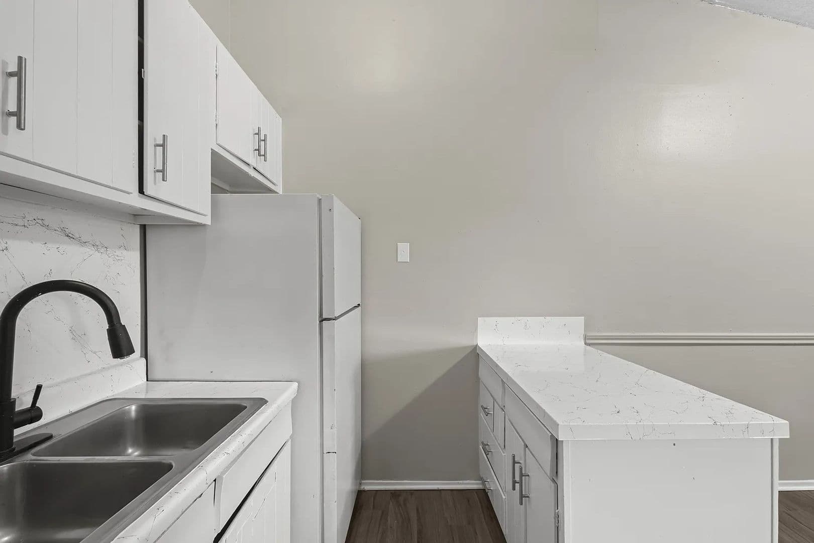 Austin Apartment: 1300 Parker Lane
