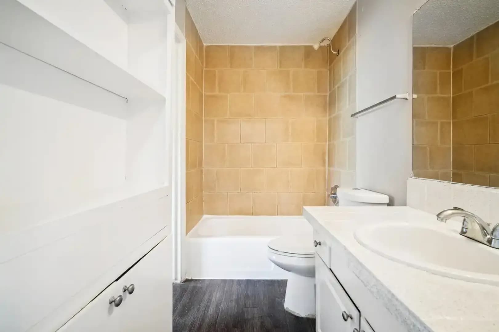 Austin Apartment: 1302 Parker Lane