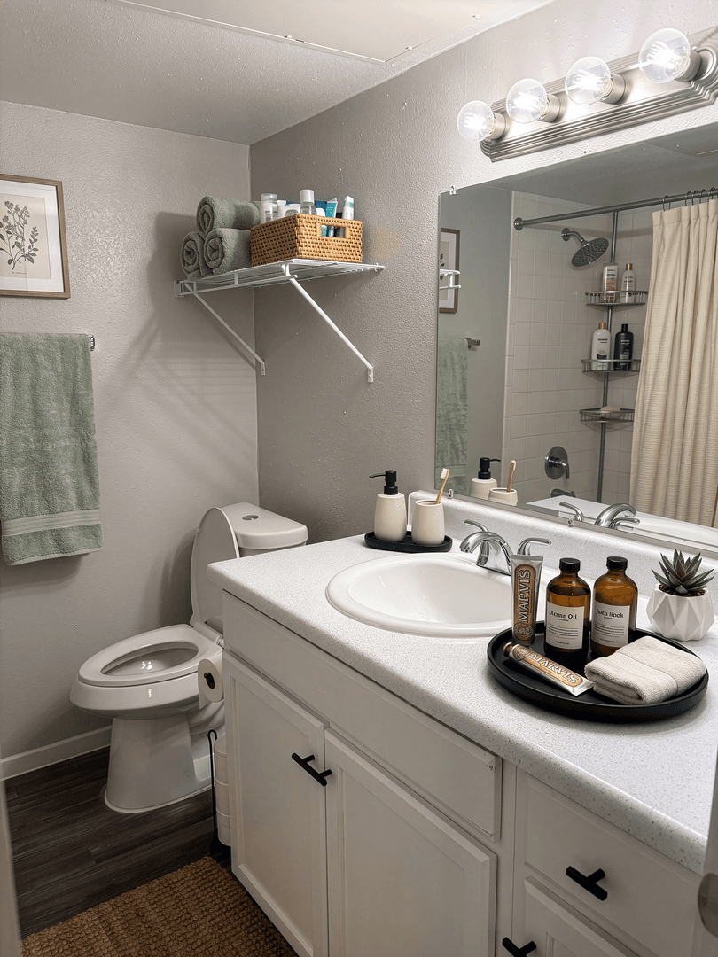 Austin Apartment: 1124 Rutland Dr
