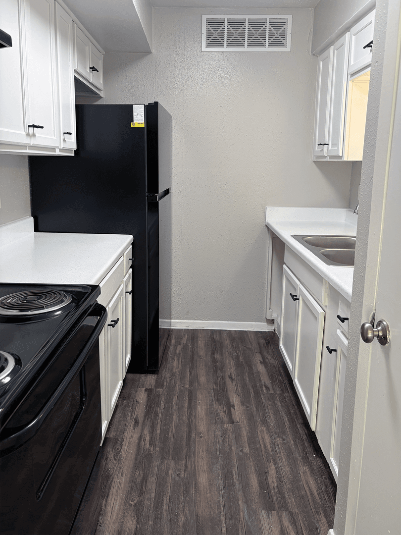 Austin Apartment: 1124 Rutland Dr