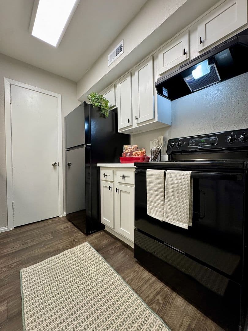 Austin Apartment: 1124 Rutland Dr