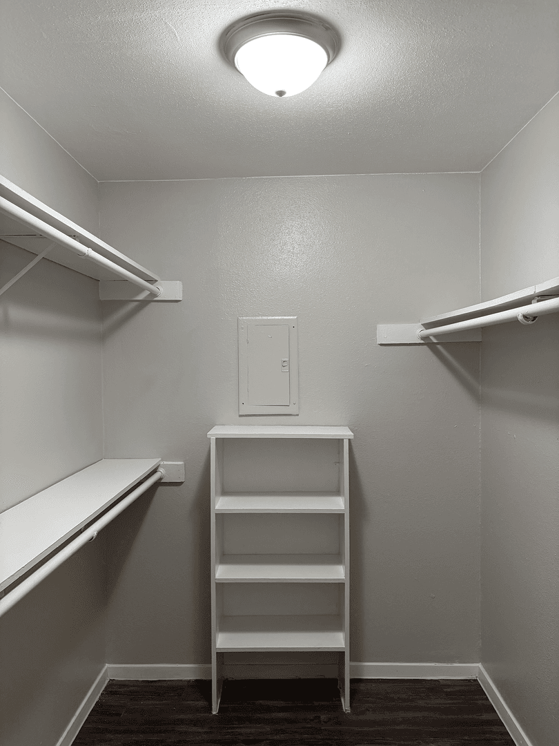 Austin Apartment: 1124 Rutland Dr
