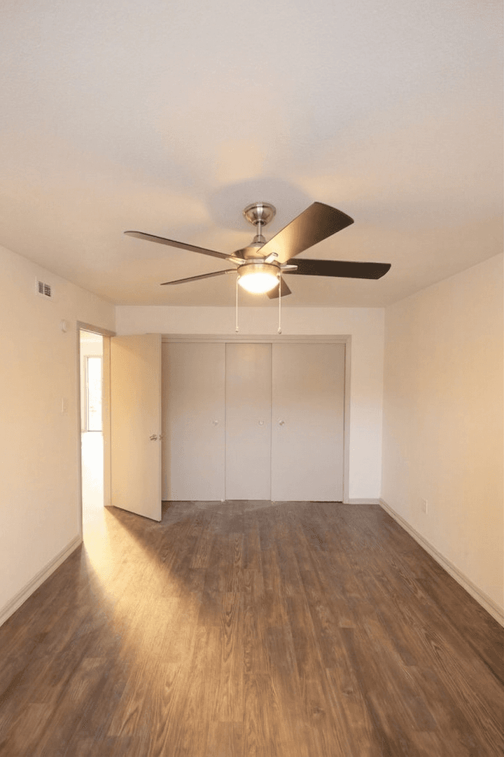 Austin Apartment: 1124 Rutland Dr