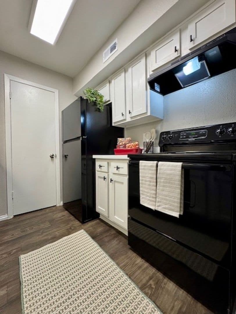 Austin Apartment: 1124 Rutland Dr