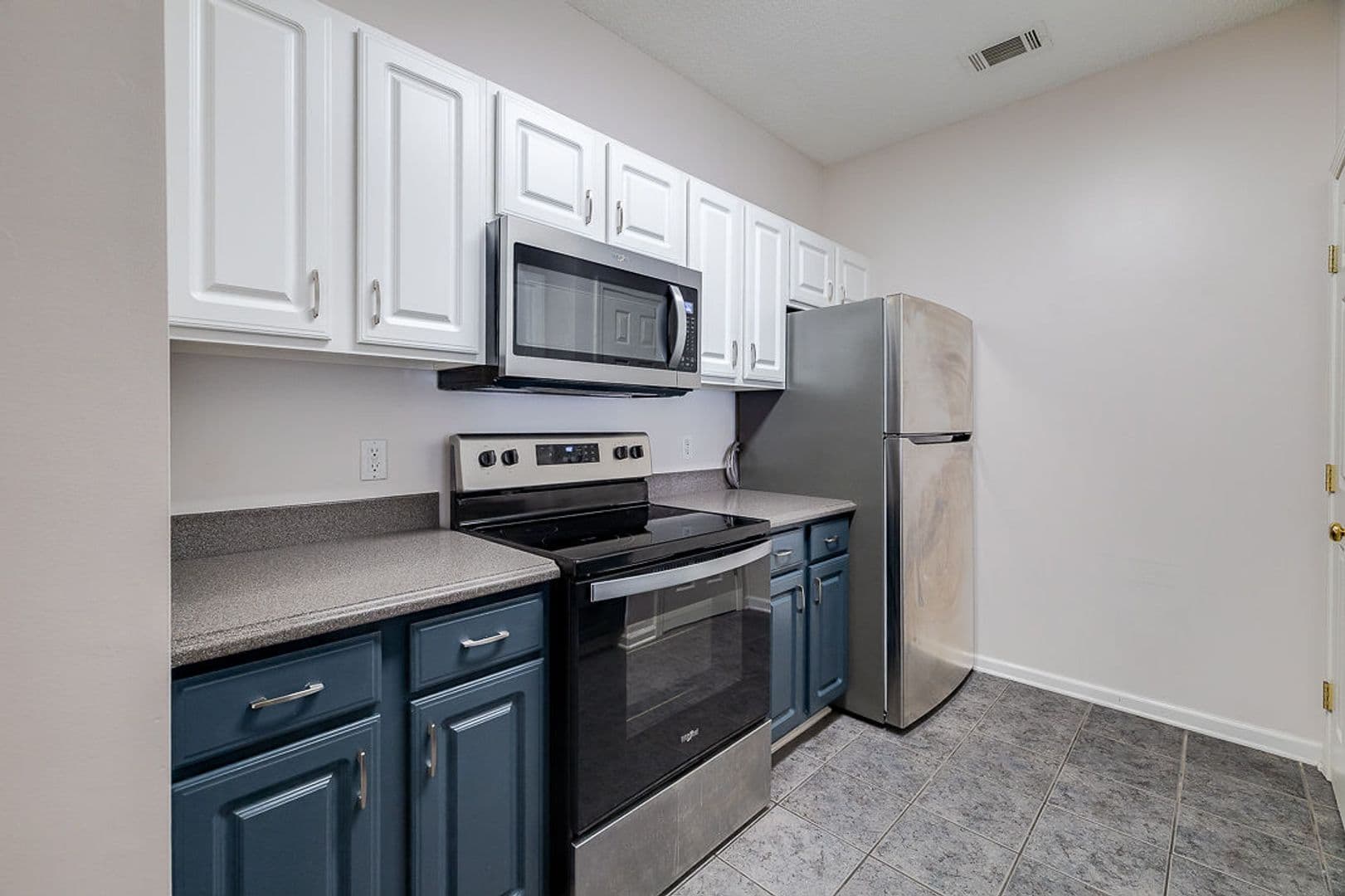 Savannah Townhome: 400 Tibet Avenue