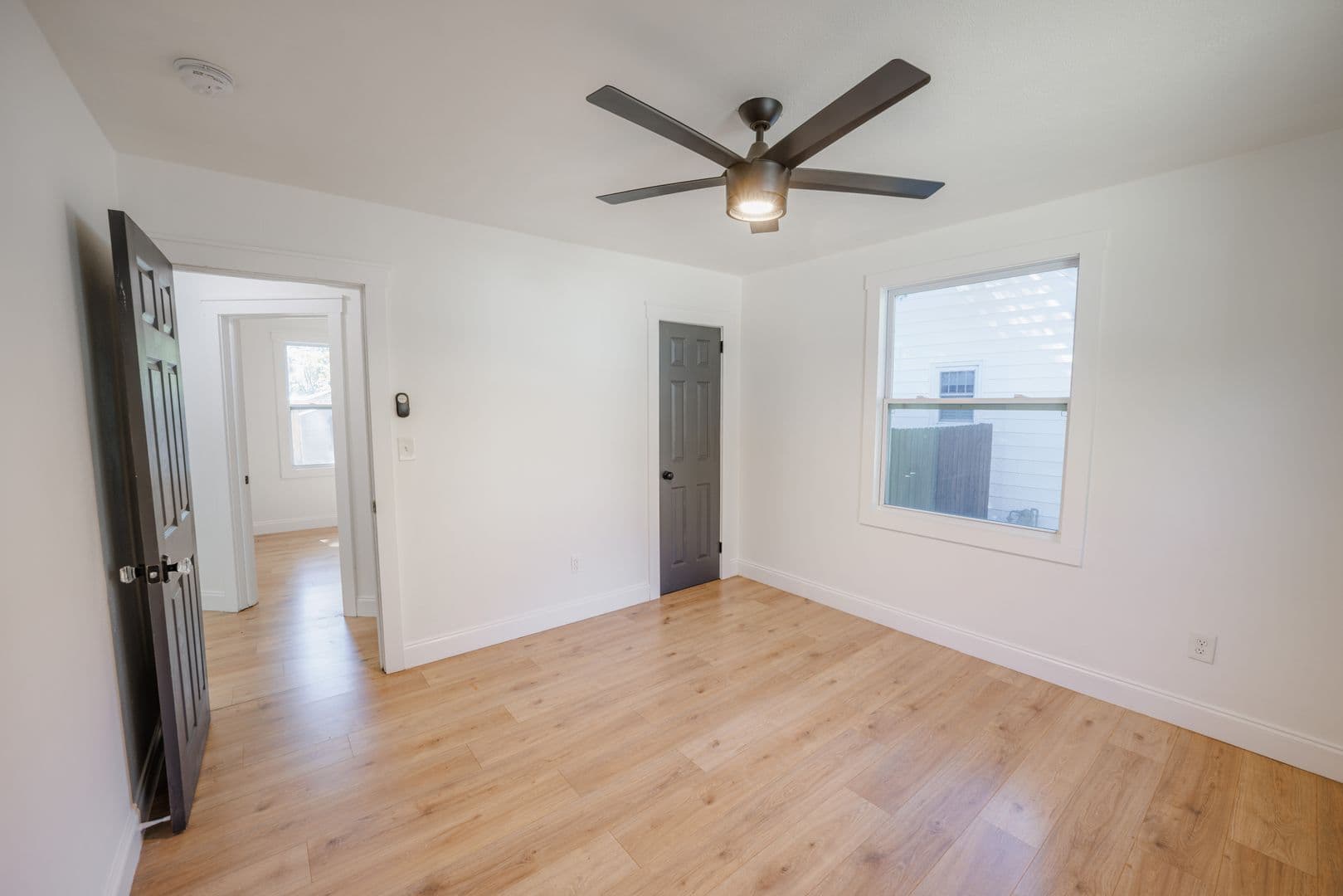 Savannah House: 2325 E 40th St