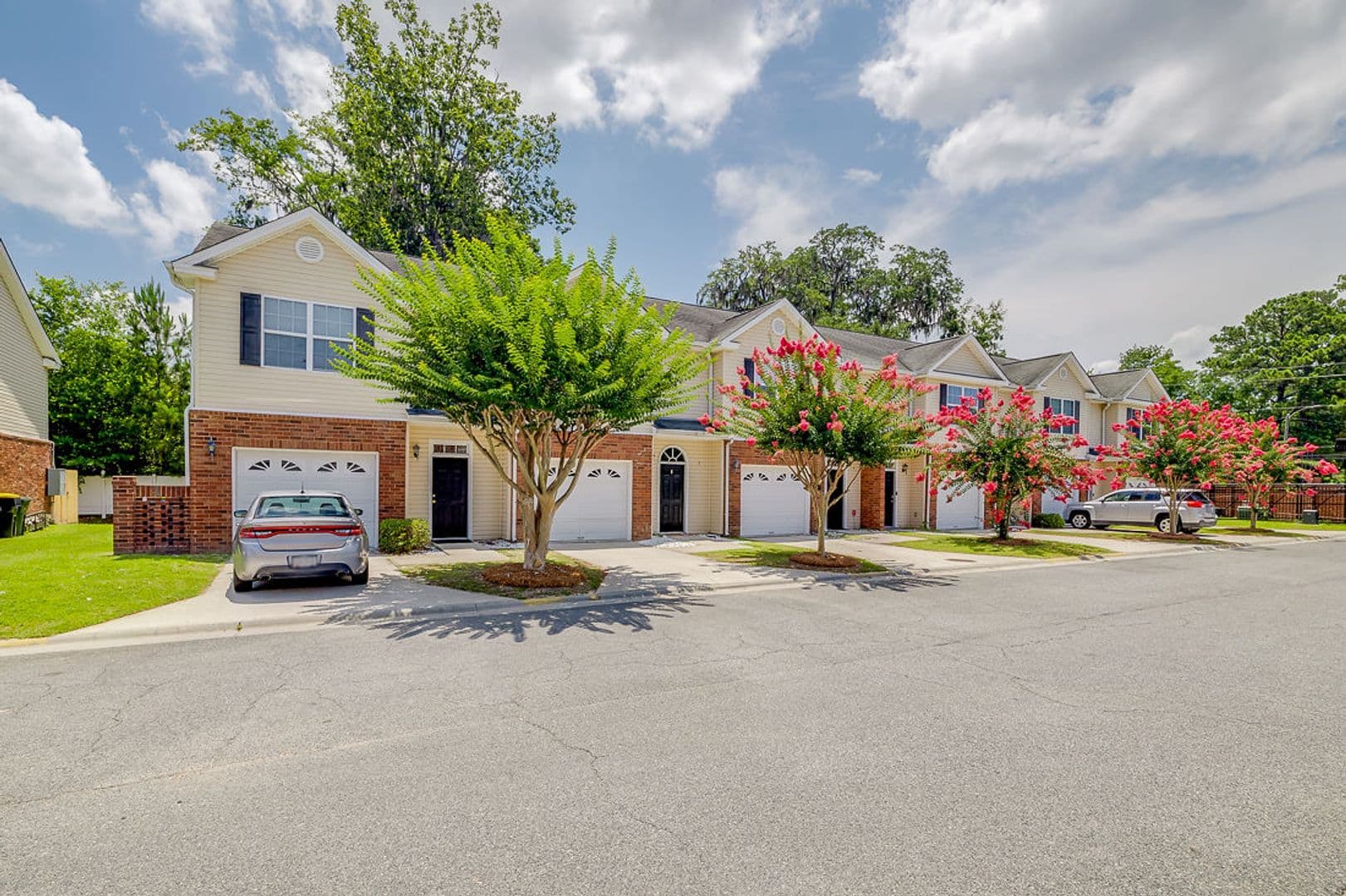 Savannah Townhome: 400 Tibet Avenue