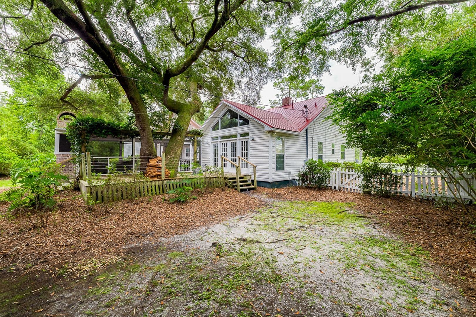 Savannah House: 38 Noble Glen Dr