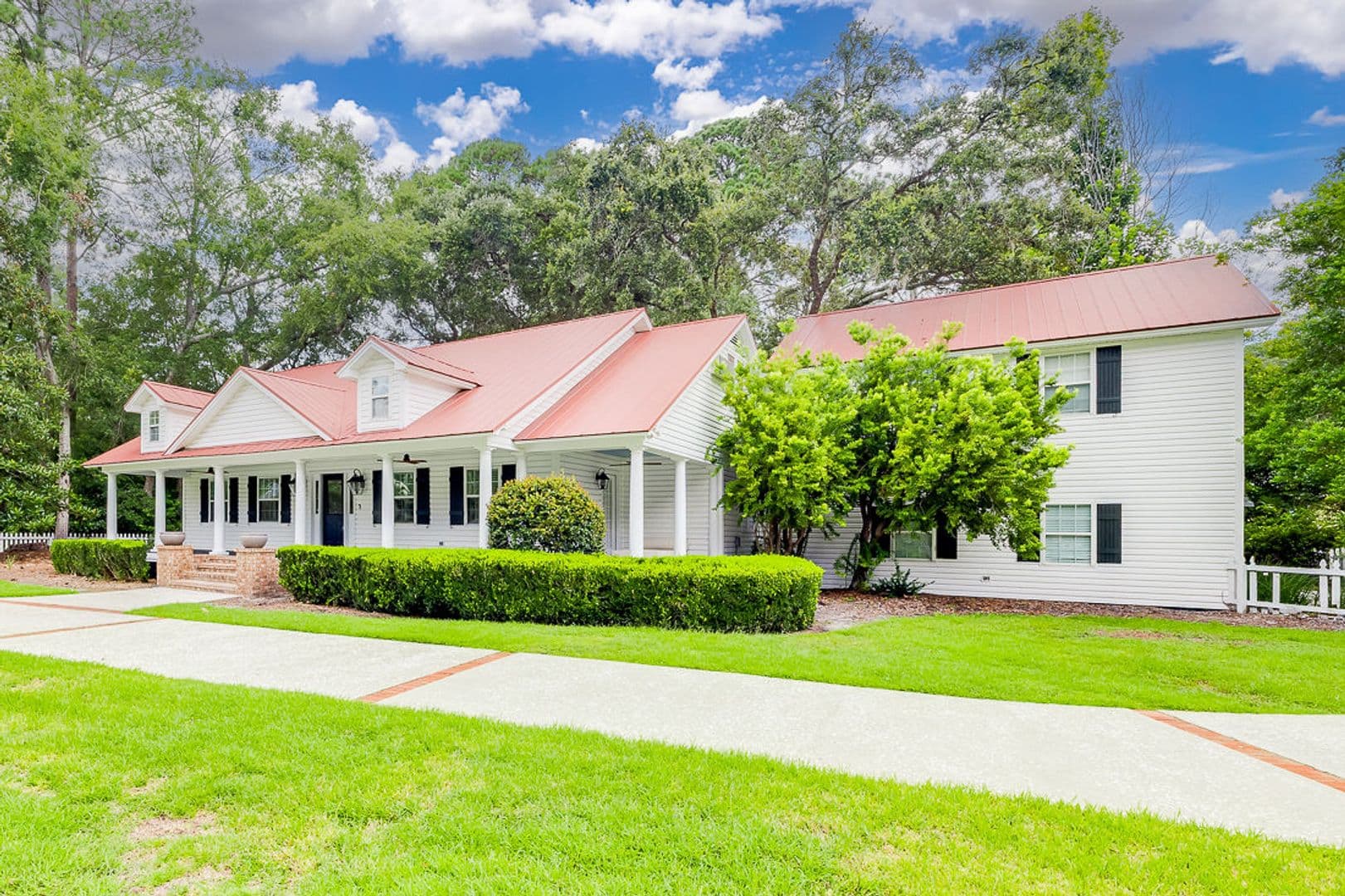 Savannah House: 38 Noble Glen Dr