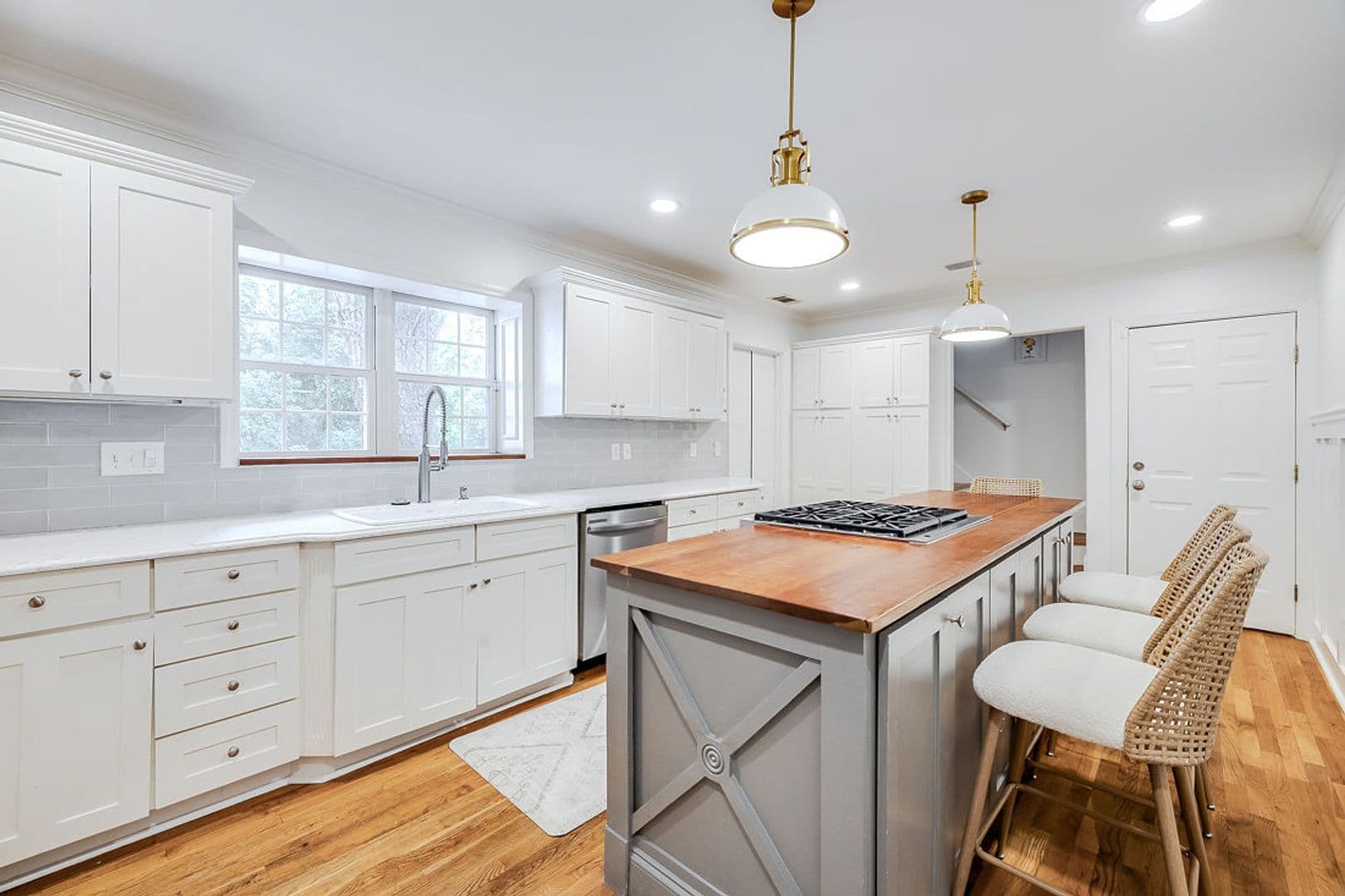 Savannah House: 38 Noble Glen Dr