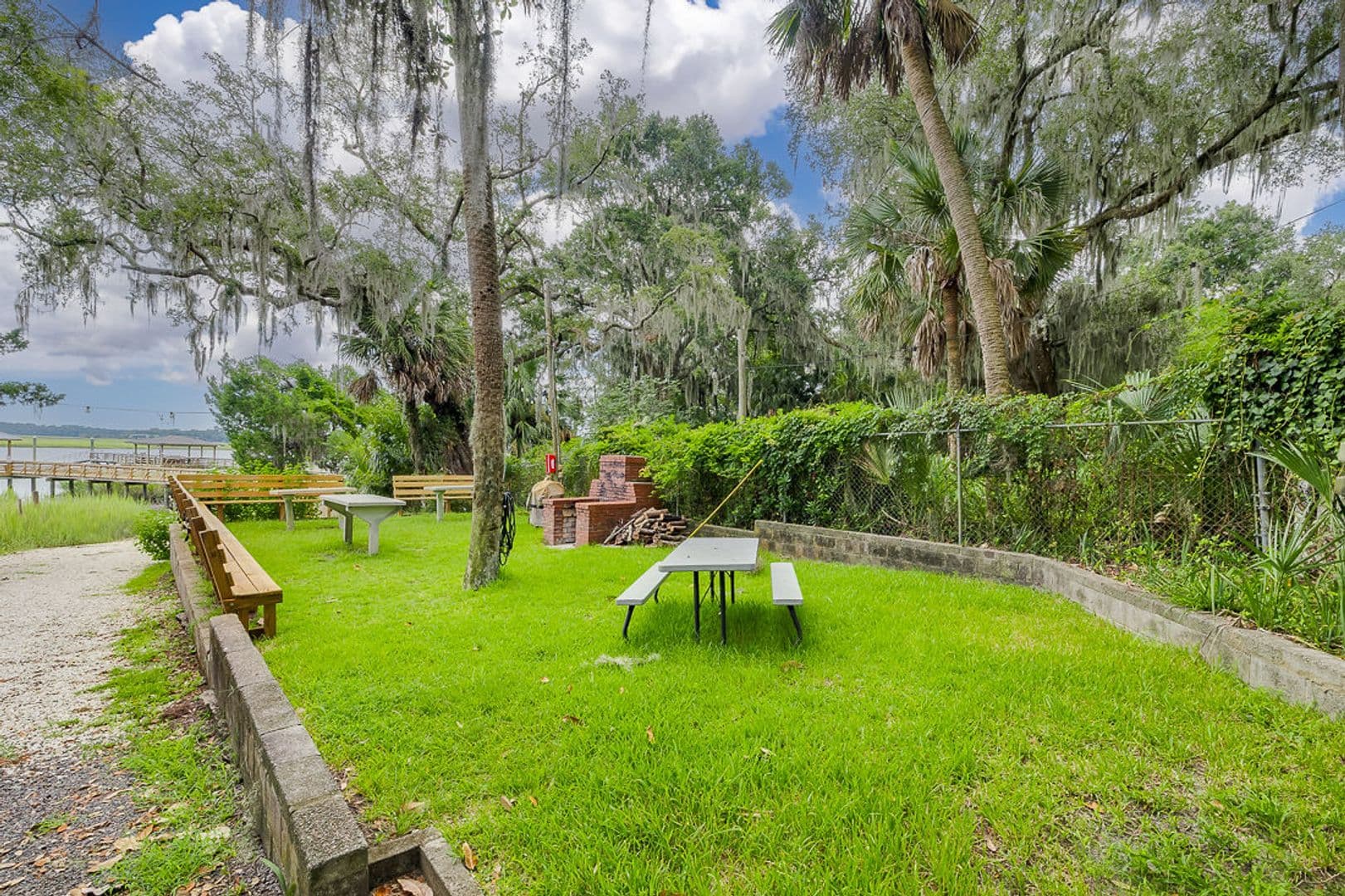 Savannah House: 38 Noble Glen Dr