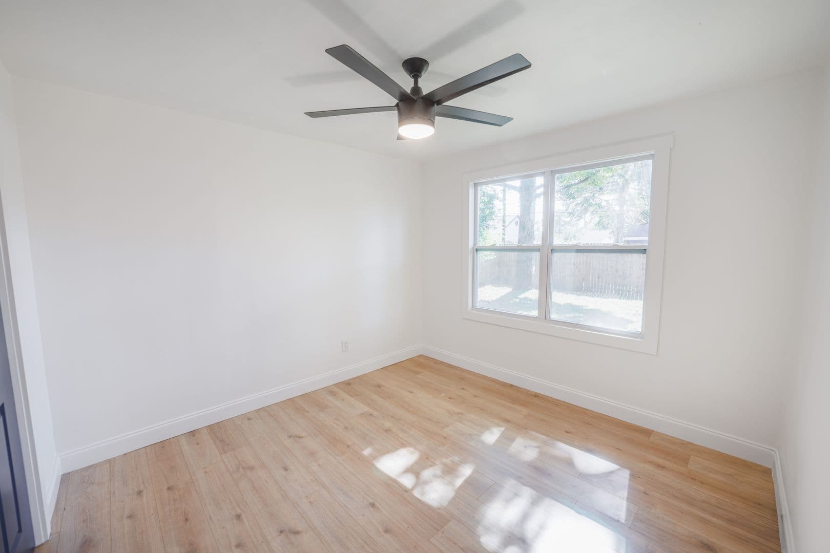 Savannah House: 2325 E 40th St