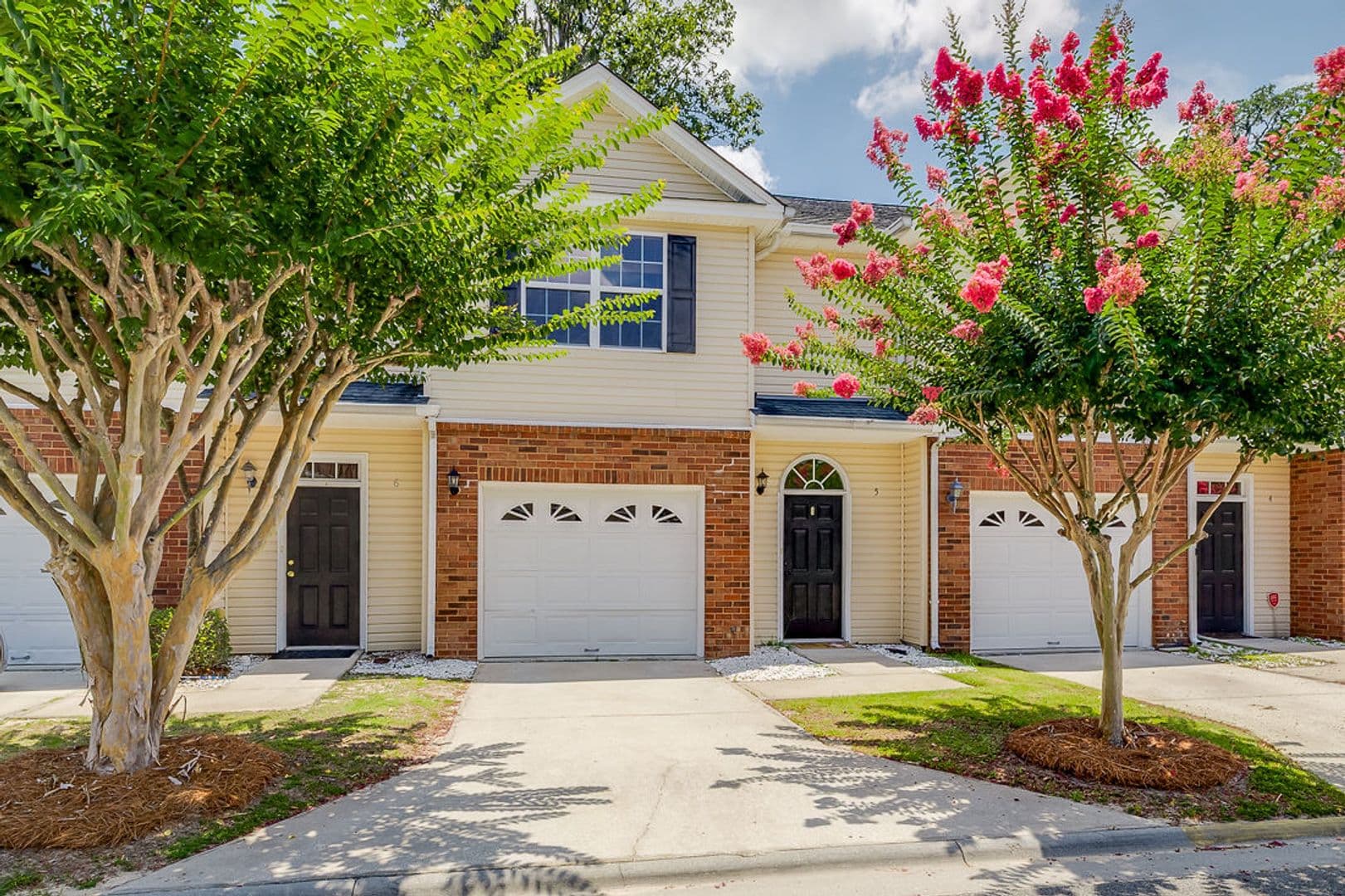 Savannah Townhome: 400 Tibet Avenue