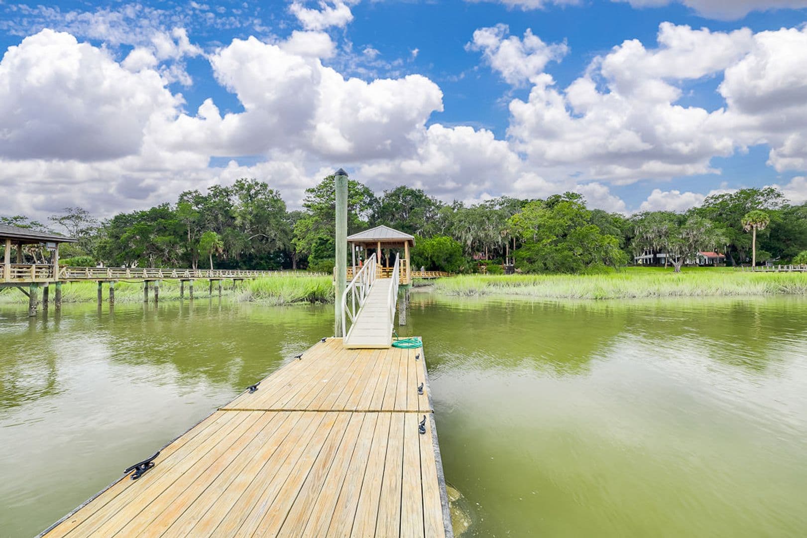 Savannah House: 38 Noble Glen Dr