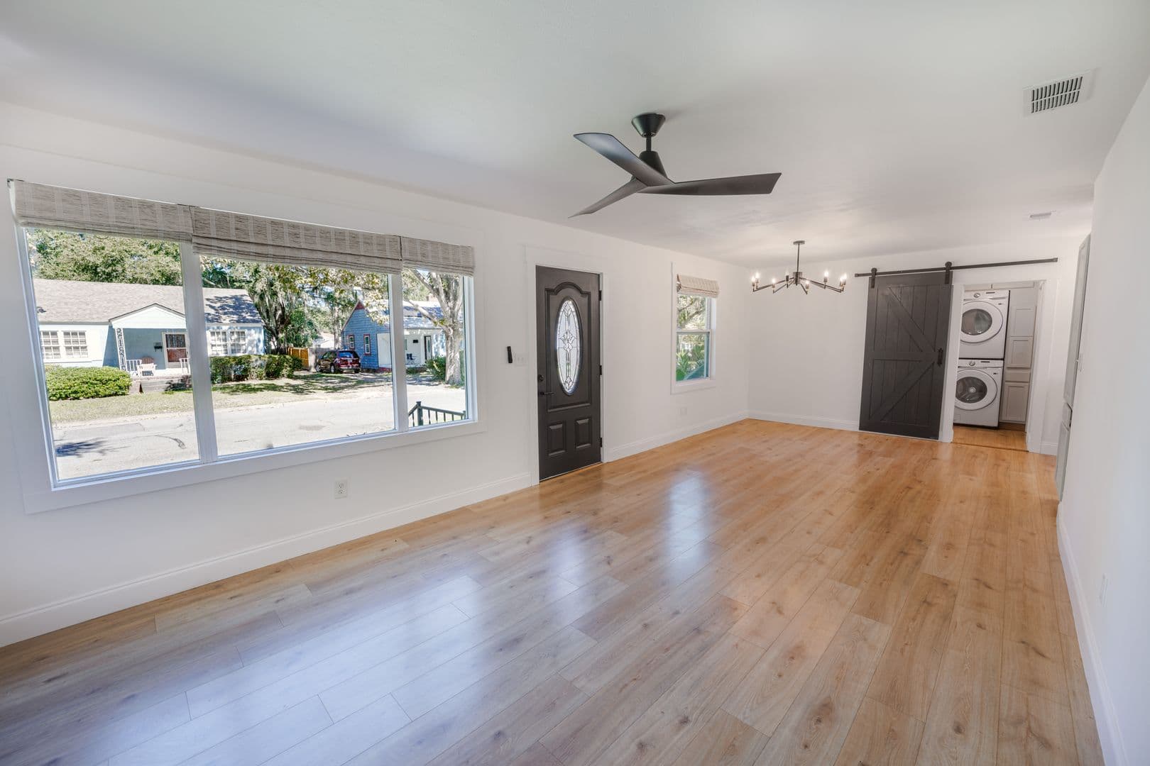 Savannah House: 2325 E 40th St