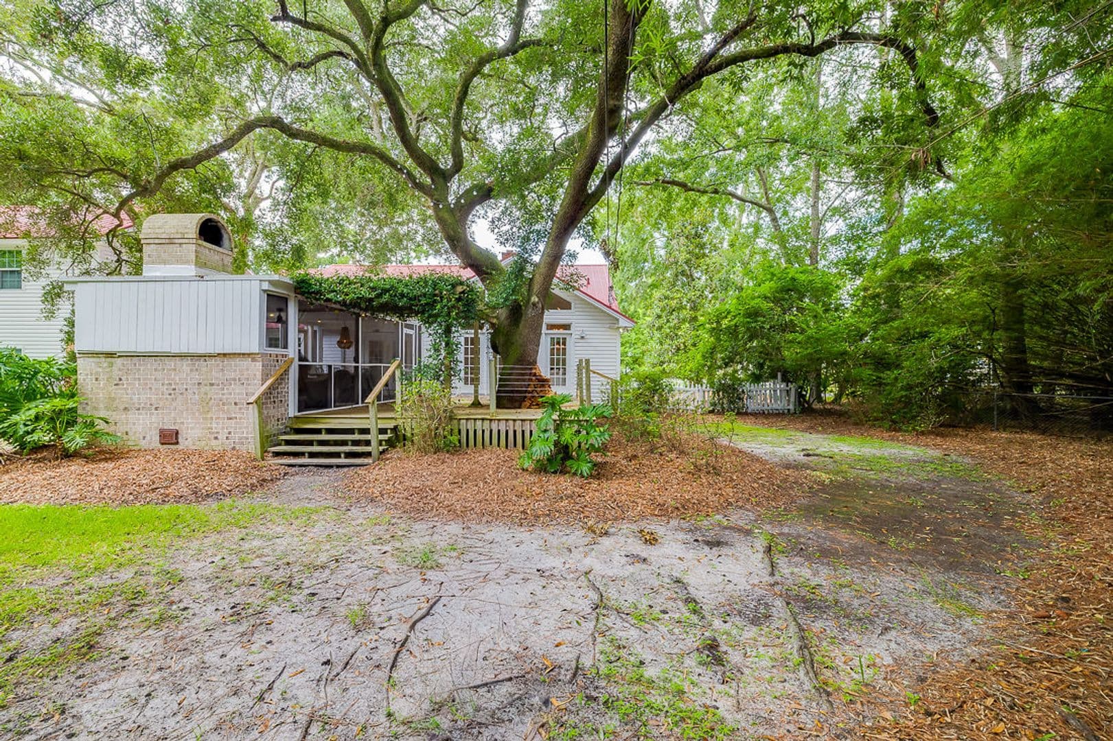 Savannah House: 38 Noble Glen Dr