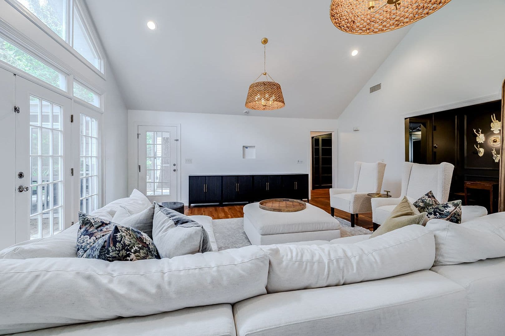 Savannah House: 38 Noble Glen Dr