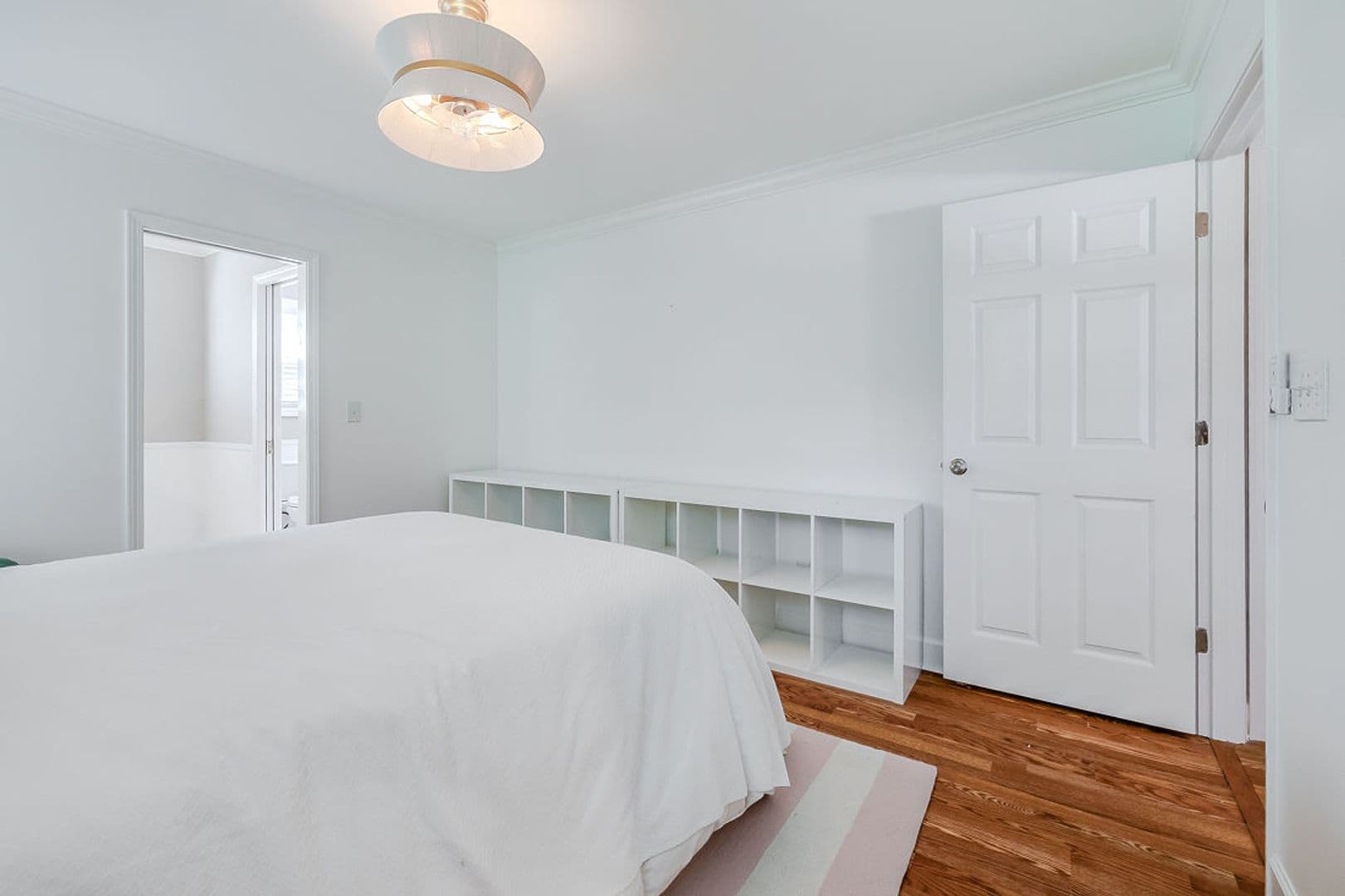 Savannah House: 38 Noble Glen Dr