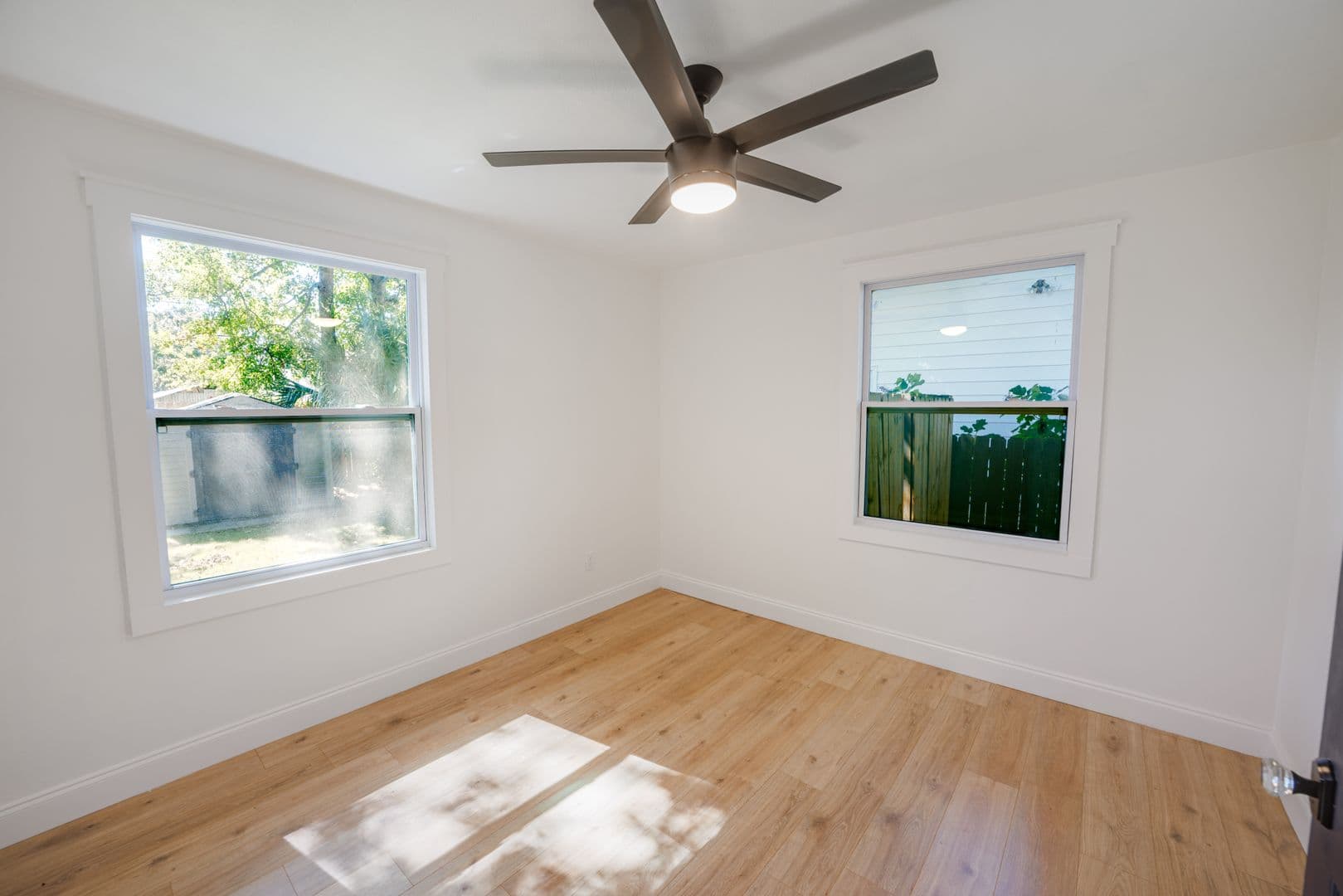 Savannah House: 2325 E 40th St