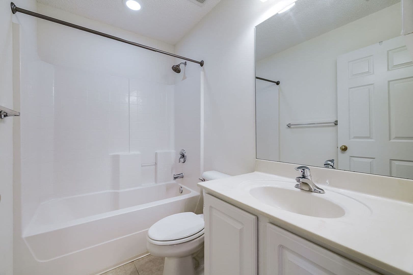 Savannah Townhome: 400 Tibet Avenue