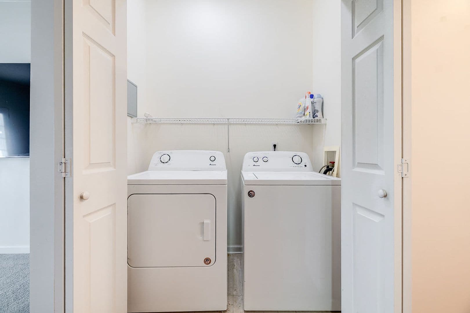 Savannah Townhome: 400 Tibet Avenue