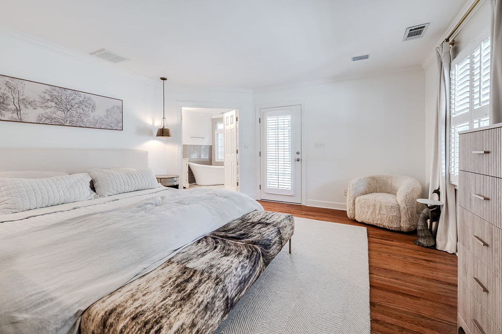 Savannah House: 38 Noble Glen Dr