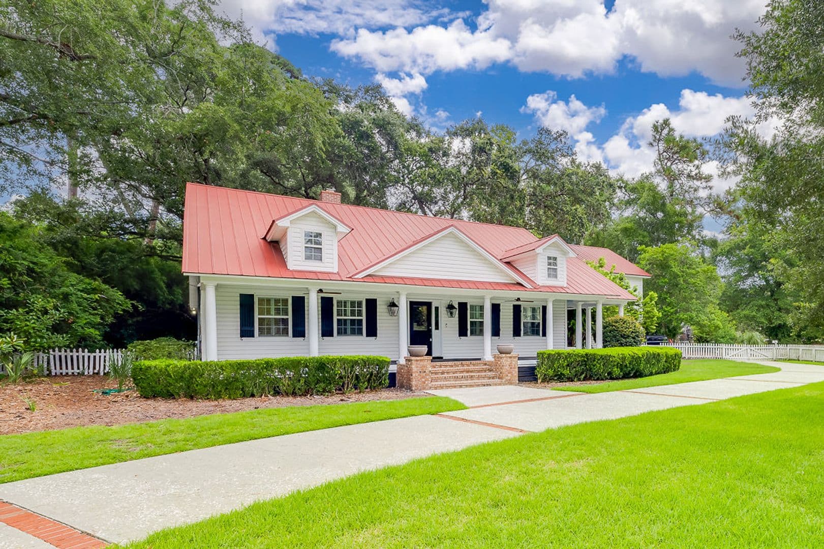 Savannah House: 38 Noble Glen Dr