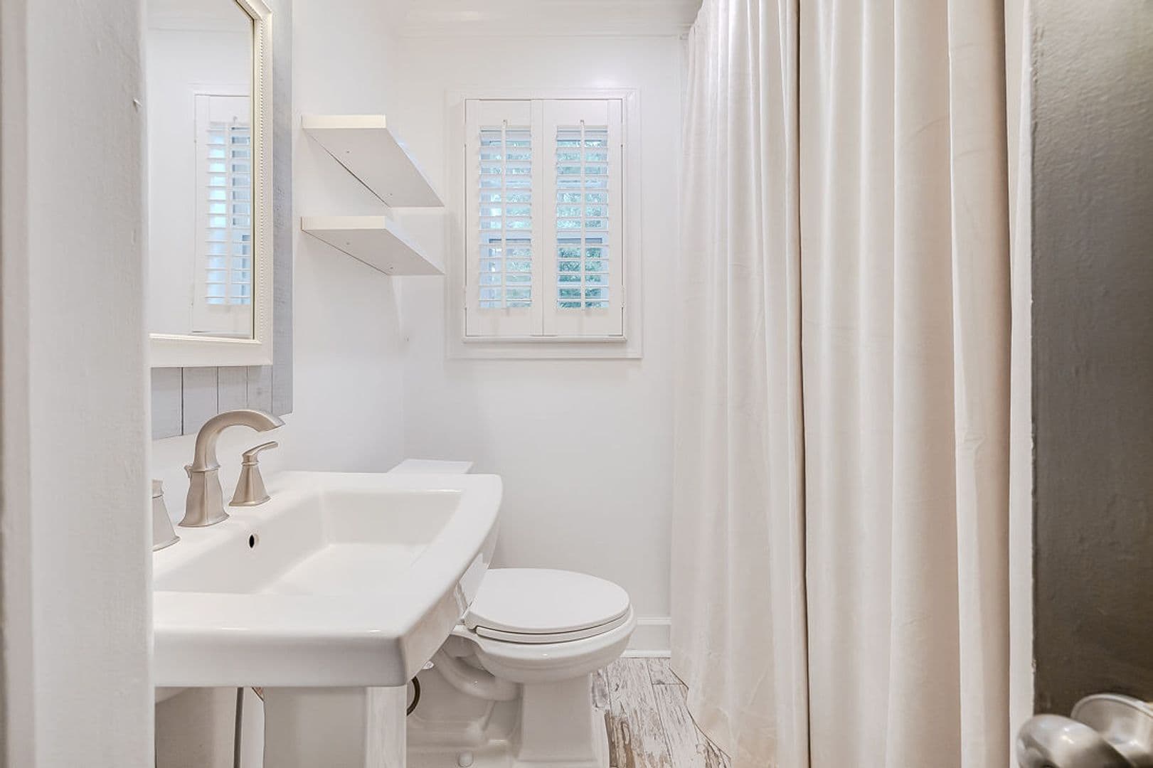Savannah House: 38 Noble Glen Dr