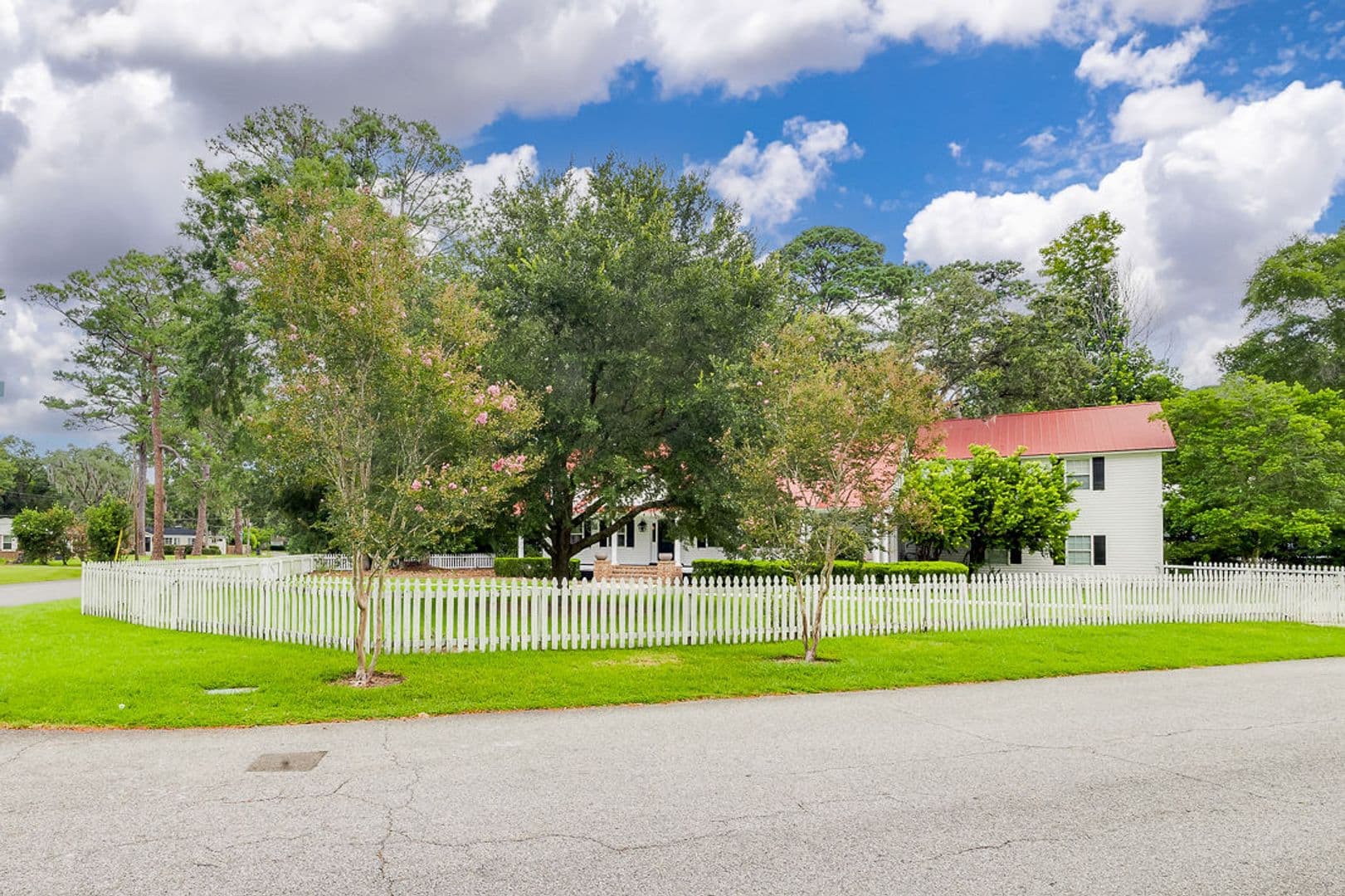 Savannah House: 38 Noble Glen Dr