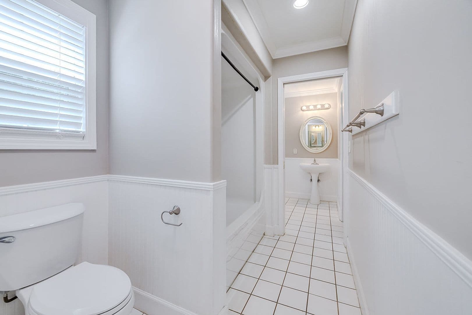 Savannah House: 38 Noble Glen Dr