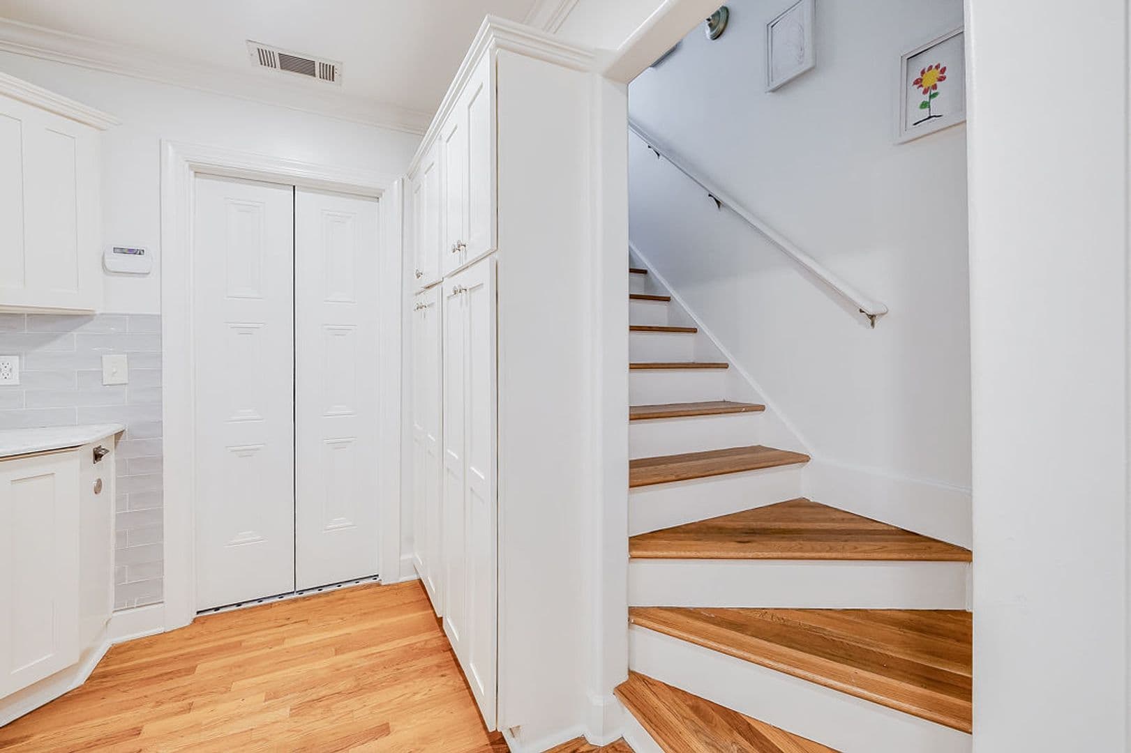 Savannah House: 38 Noble Glen Dr