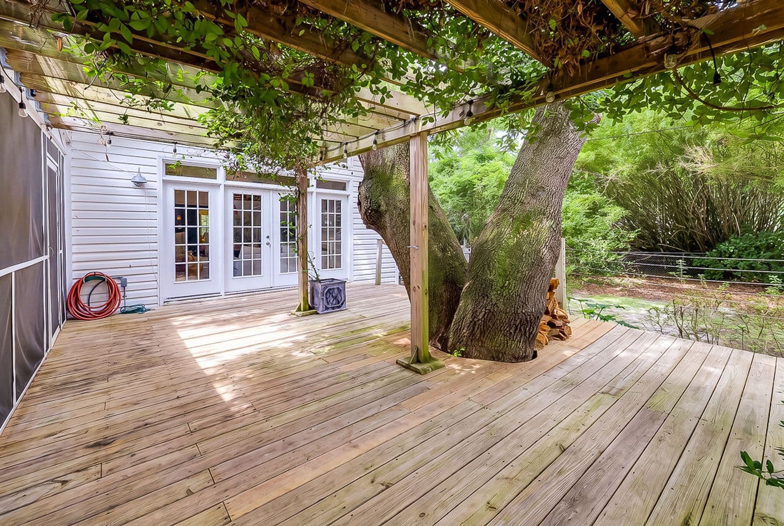 Savannah House: 38 Noble Glen Dr