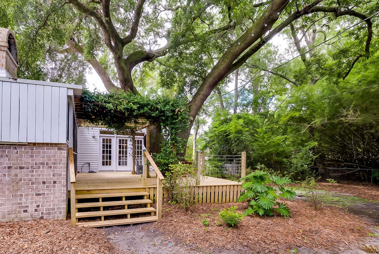 Savannah House: 38 Noble Glen Dr