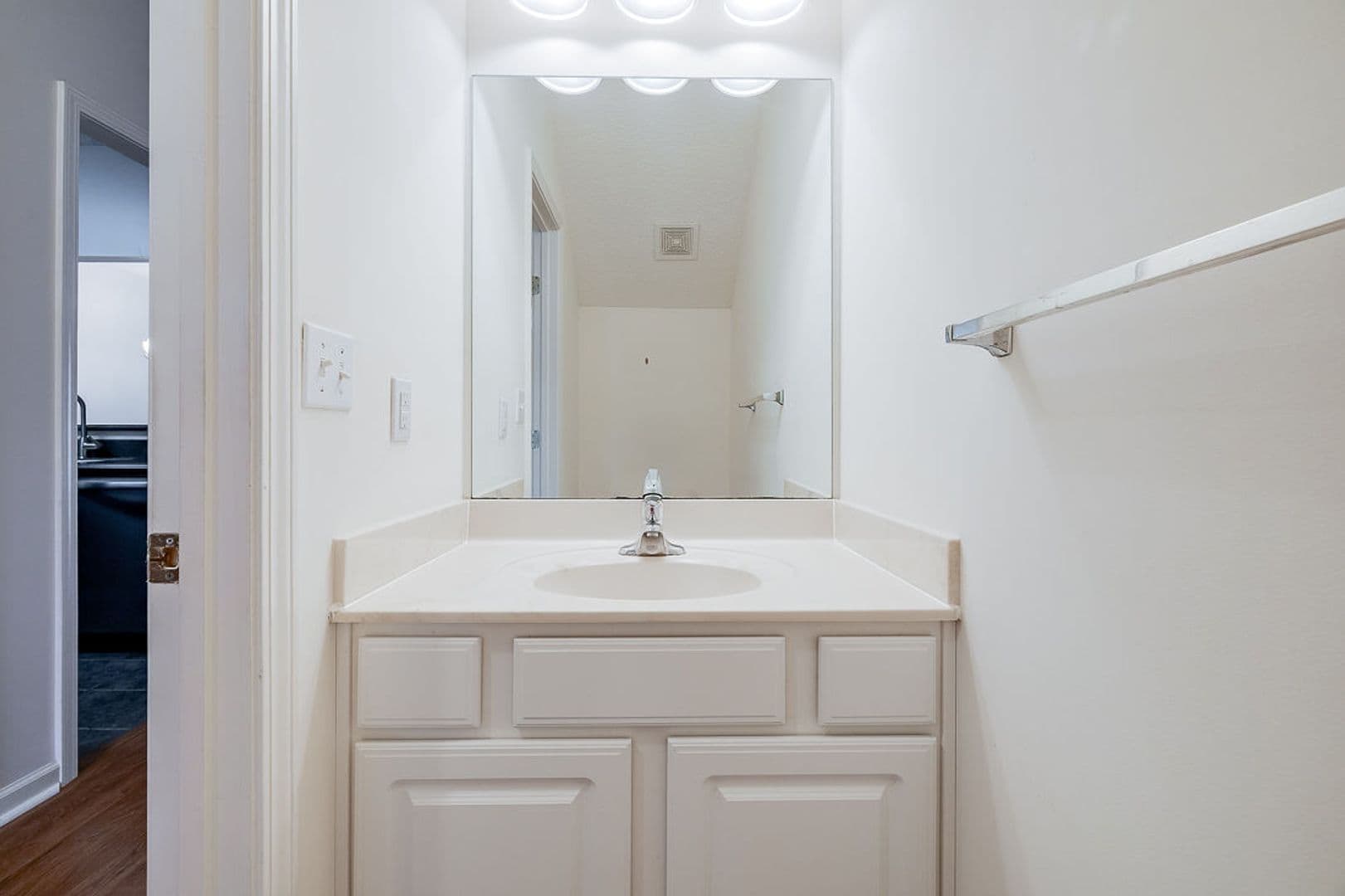 Savannah Townhome: 400 Tibet Avenue