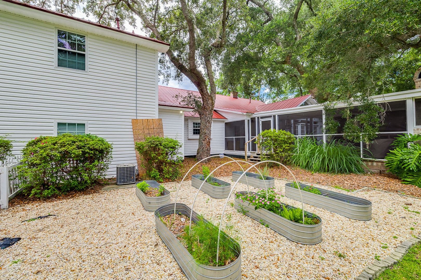 Savannah House: 38 Noble Glen Dr